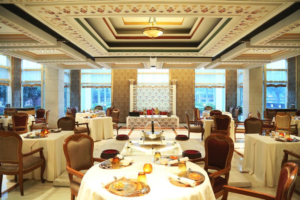 Jaypee Palace Hotel Agra  Eksteriør billede